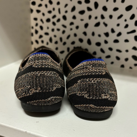 Rothy’s size 8 Golden Shimmer Point Flat Black with Rose Gold Metallic - Picture 4 of 7